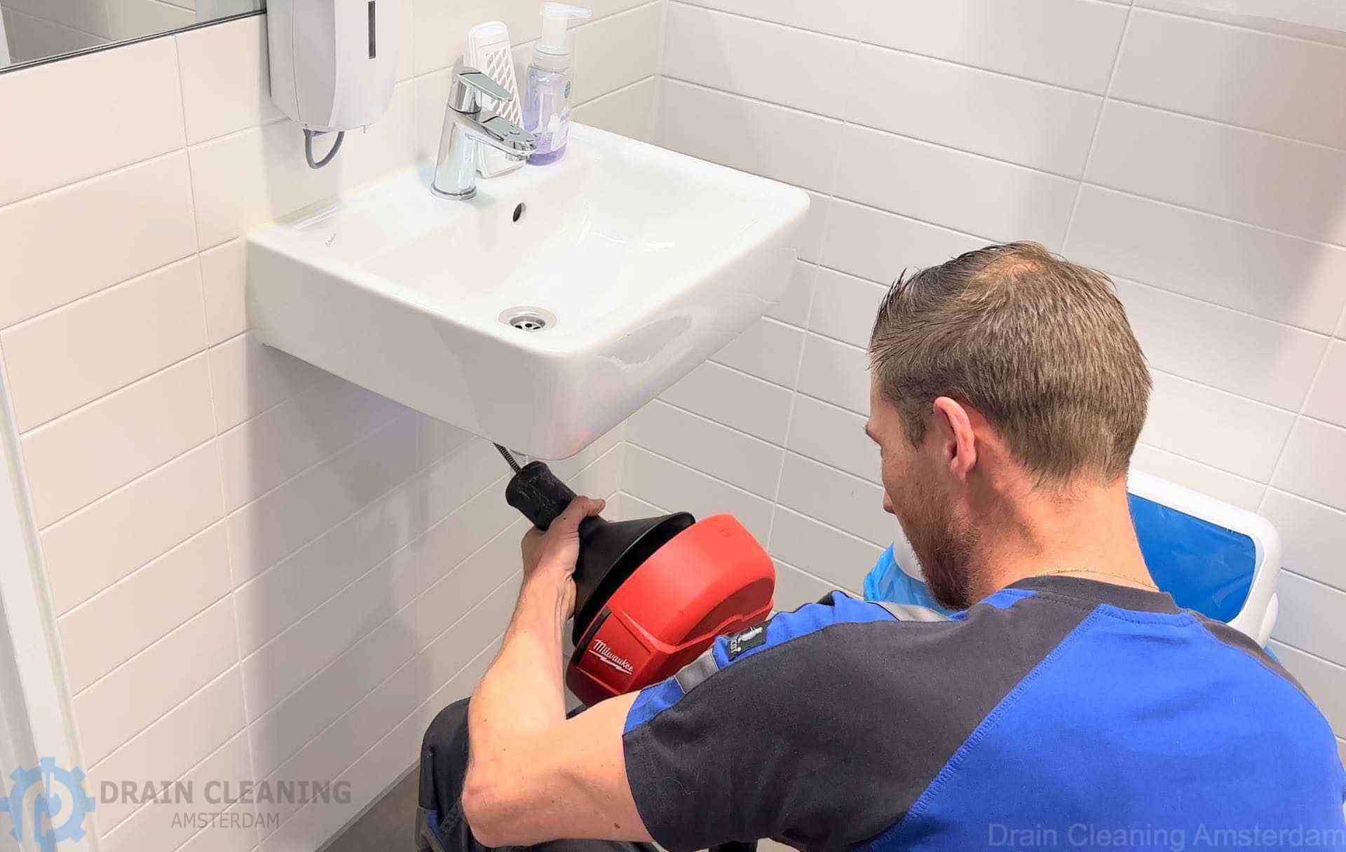 Amsterdam sink unclogging